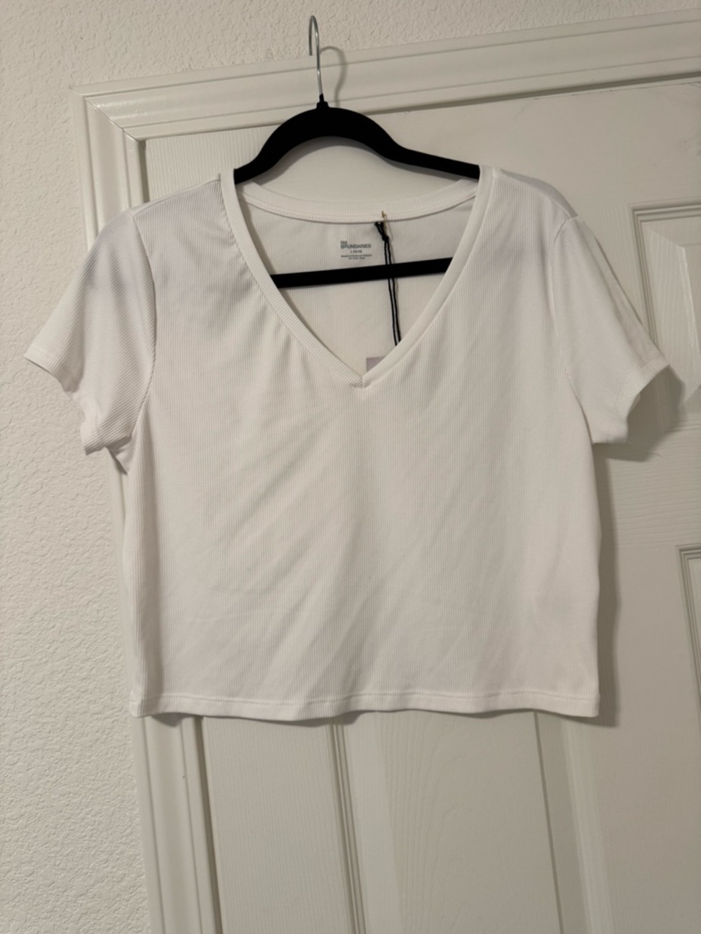 3/$15 No Boundaries White V-Neck Short Sleeve Tee